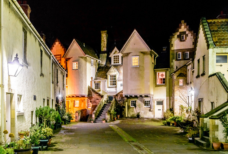 White Horse Close at Twilight - Spectacular Edinburgh Photography