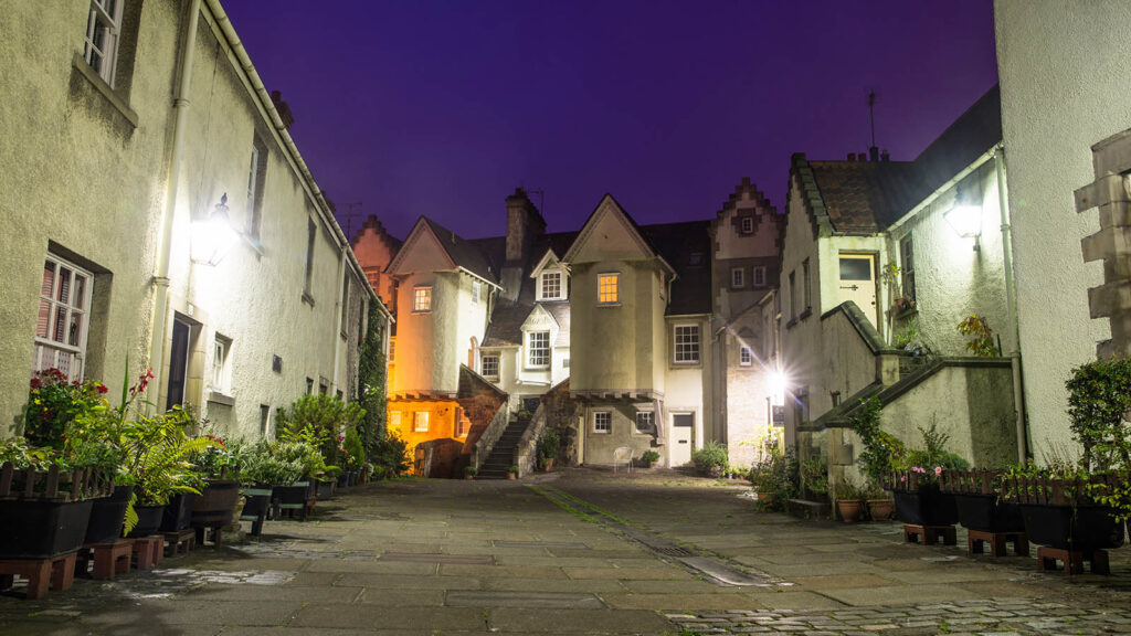 White Horse Close at Twilight - Spectacular Edinburgh Photography