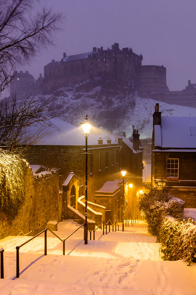 Night Snow at the Vennel